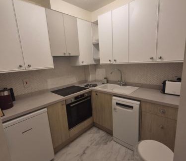 Dublin House | Double Room close to tramline