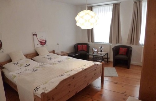 Weisenheim am Berg Bed & Breakfast | Double room - Alter Winzerhof