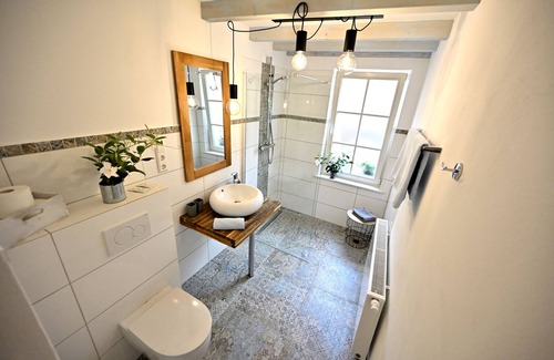 Weisenheim am Sand House | Double room-FACHWERK-Ensuite with Shower-Terrace