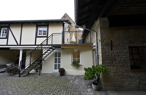 Weisenheim am Sand House | Double room-FACHWERK-Ensuite with Shower-Terrace
