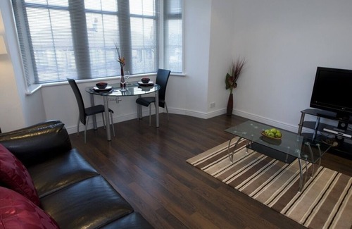 Central Aberdeen Apartment | Double room-Executive-Private Bathroom-Apartment