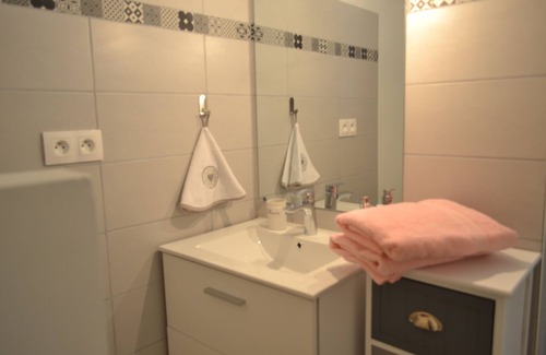 Marans House | Double room "Île de Ré" - view on the river