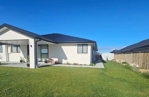 Blenheim Apartment | Double room in a New house Private shower &Toilet (Room2)