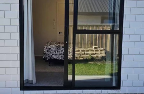 Blenheim Apartment | Double room in a New house Private shower &Toilet (Room2)