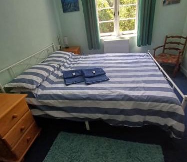 New Forest District House | Double Room in Character Cottage With Parking, Beaulieu, New Forest