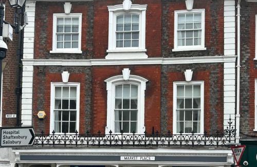 Blandford Saint Mary House | Double Room in Georgian Masionette
