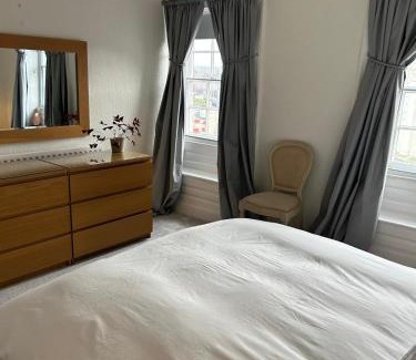 Blandford Saint Mary House | Double Room in Georgian Masionette