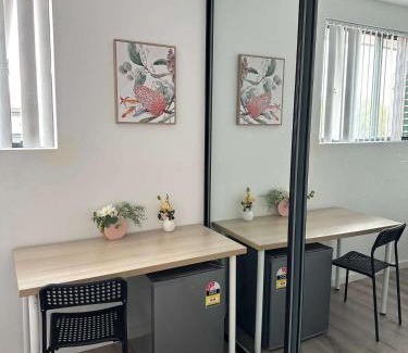 Guildford West House | Double Room in Guildford West - Near Parks & Eateries - Explore with Ease - Shared Bathroom