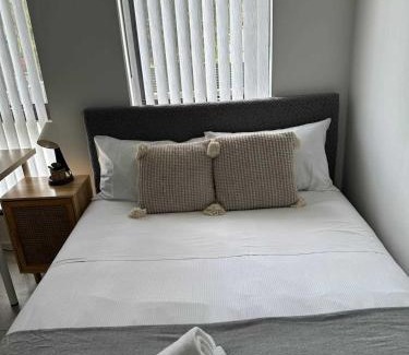 Guildford West House | Double Room in Guildford West - Near Parks & Eateries - Explore with Ease - Shared Bathroom