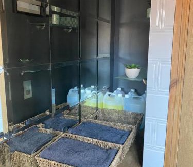 Thorpe Satchville House | Double room in Leicester - free parking coffee tea