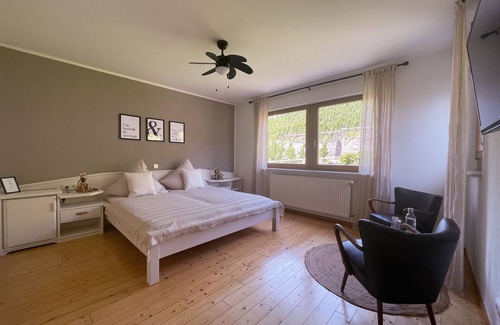 Merl Bed & Breakfast | Double room in the Bed & Breakfast on our winery on the Moselle