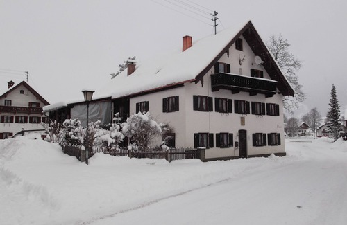 Unterammergau House | Double room +Königscard incl. mountain railroads, thermal baths, leisure facilities.