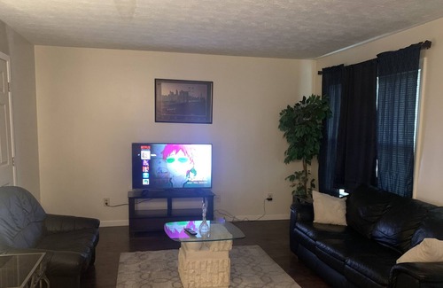 Jonesboro House | Double room like presidential suite.