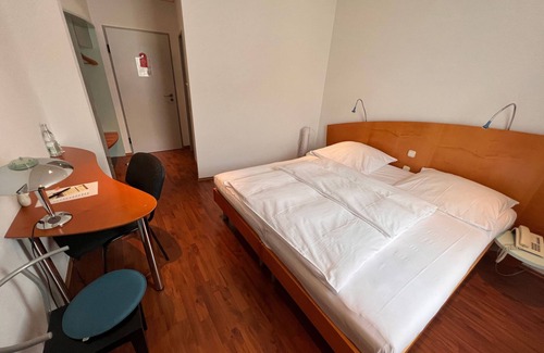 Dietzenbach House | Double room - Mainstreet Hotel