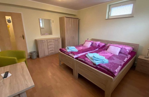 Dreiheide Apartment | Double Room - Pension Kristen At the monument Süptitzer heights