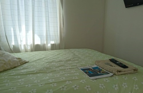 Harlington House | Double Room private shower room - deg-yr