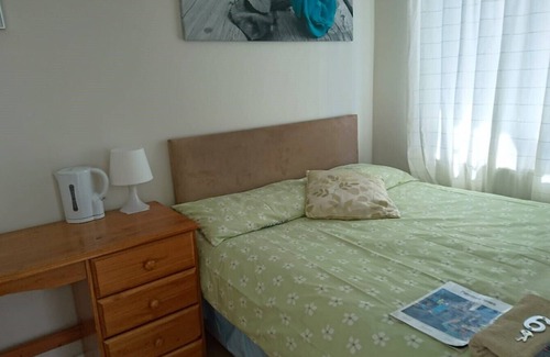 Harlington House | Double Room private shower room - deg-yr
