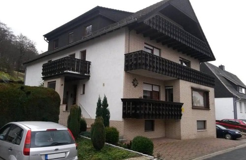 Neuenheerse Apartment | Double room, shower and bath, WC, balcony - Ferienwohnung Am Waldrand