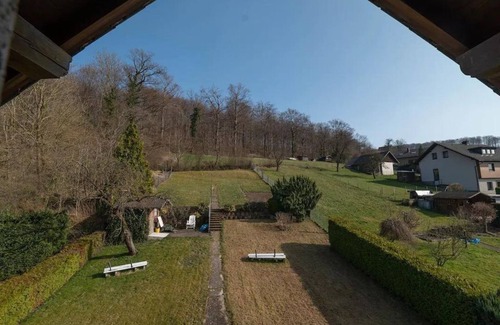 Neuenheerse Apartment | Double room, shower and bath, WC, balcony - Ferienwohnung Am Waldrand