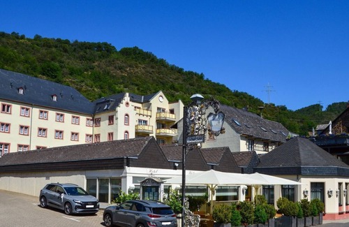 Karden House | Double room, shower or bath, WC, Superior - Schloss-Hotel Petry