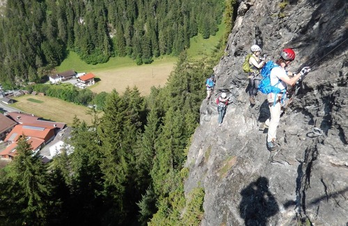 Stafflach Apartment | Double room, shower, toilet, 1 bedroom - via ferrata base/Penznhof
