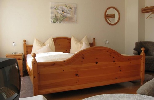 Bettenfeld House | Double room shower/WC - Gasthaus Weiler