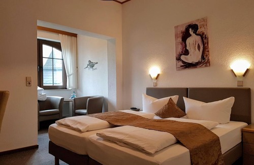 Zilshausen Bed & Breakfast | Double room, shower, WC, standard - Landgasthof Zur Post