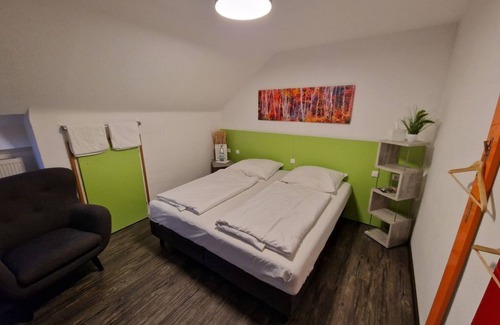 Hasenfeld Bed & Breakfast | Double Room Shower/WC - Haus Diefenbach, Pension Ferienwohnungen