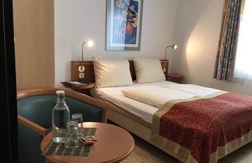 Monschau Hotel | Double Room Shower /WC - Hotel Alt Montjoie