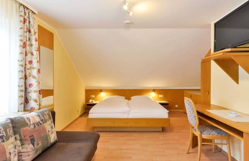 Starnberg House | Double room shower/WC - Gasthof Zur Sonne