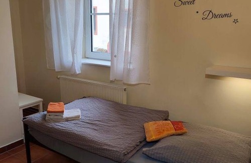 Kreuzweiler Bed & Breakfast | Double room shower/WC/TV - Thorn Castle