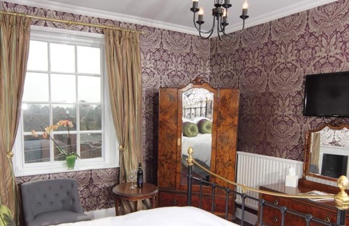 Longford House | Double room-Standard-Ensuite with Bath-Park view-Room 10