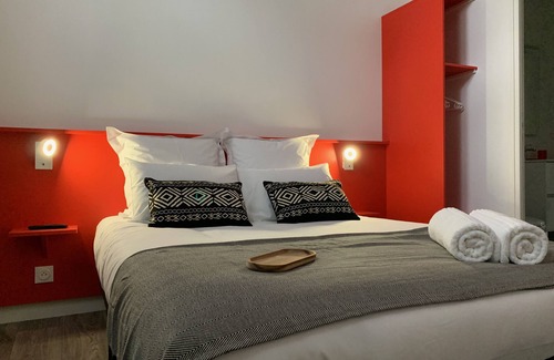 Angers Bed & Breakfast | Double room-Superior-Wet room-Landmark view-RDC