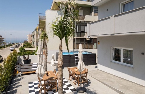 Arvore House | Double Room w/2 single beds and Pool by HostWise Arvore