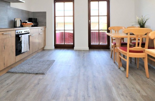 Ostseebad Wustrow Apartment | Double room with balcony directly at the harbor of Wustrow