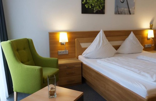 Veldenz Bed & Breakfast | Double room "Weinquartier" handicapped accessible - Weinhaus am Schieferfels