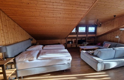 Hasenfeld Bed & Breakfast | Double room west-facing balcony - Haus Diefenbach, Pension Ferienwohnungen