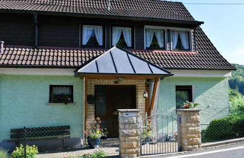 Egloffstein Apartment | Double room with balcony - Gästehaus Grau