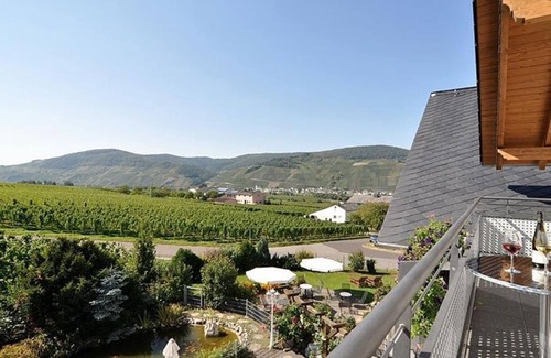 Brauneberg Apartment | Double room with balcony Rate 2 nights - Weingut Gehlen-Cornelius