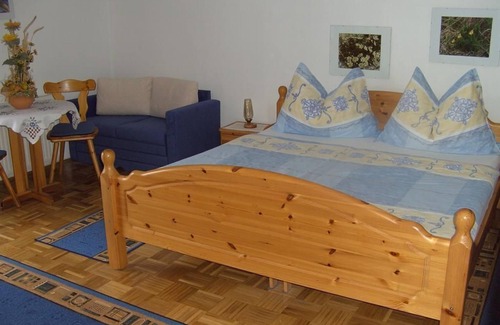 Straden Bed & Breakfast | Double room with balcony no. 3 - Gästehaus Stöckler