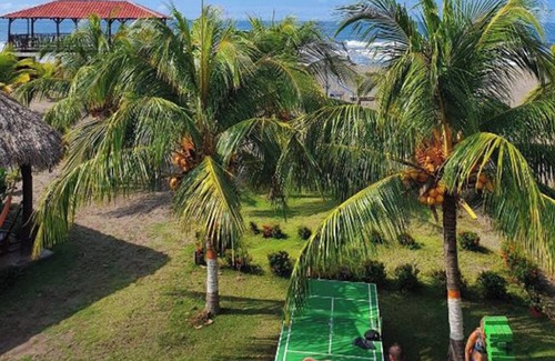 Poneloya Apartment | Double Room with Private Bathroom and Mountain View