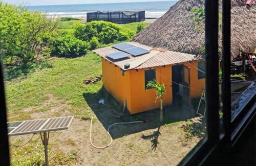 Poneloya Apartment | Double Room with Private Bathroom and Mountain View