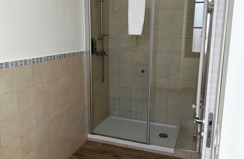 Terralba Apartment | Double Room with private bathroom in Terralba (Oristano) - Juniper