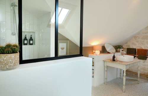 Senlis House | Double room with private bathroom