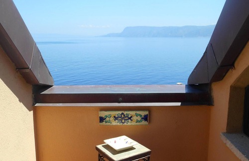 Scilla House | Double room with sea view in the village of Chianalea di Scilla (Calabria)