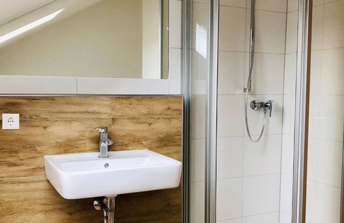Lauchringen Apartment | Double room with shared bathroom