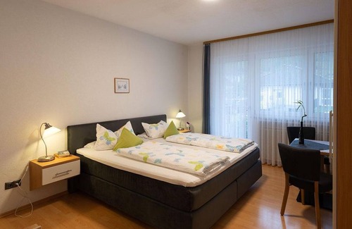Trittenheim Bed & Breakfast | Double room with shower and toilet - Ferienweingut Monzel