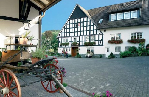 Lennestadt Apartment | Double room with shower and WC