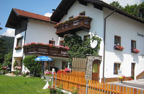 Thaur Apartment | Double room with shower and WC 1 - Gästehaus Sonnenheim