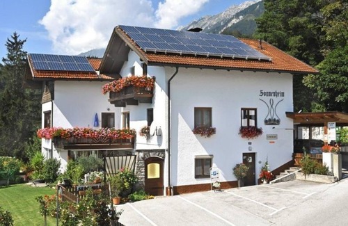 Thaur Apartment | Double room with shower and WC 1 - Gästehaus Sonnenheim